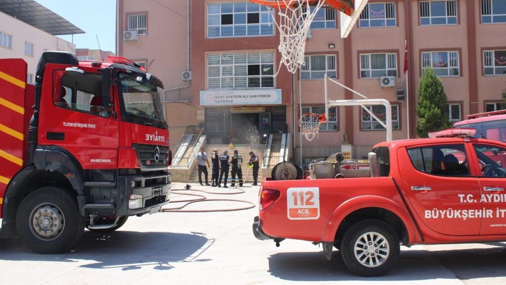 Aydın İncirliova’da Okulda Elektrikten Kaynaklı Yangın Çıktı. – Birlik Haber Ajansı