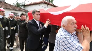 Vali Bakan, Kahraman Gazimize Son Görevini Yerine Getirdi – Birlik Haber Ajansı