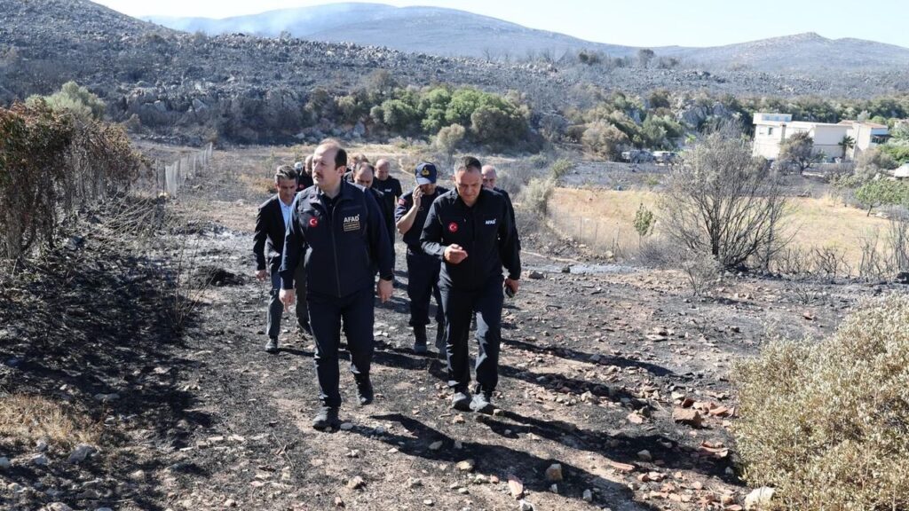 AFAD Başkanı Pehlivan, Çeşme’de yangın bölgesinde – Birlik Haber Ajansı