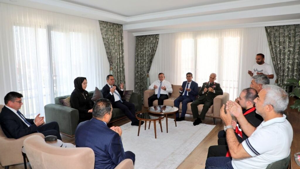 Kars Valisi Ziya Polat’tan 15 Temmuz Gazisi Fazıl Boztaş’a ziyaret – Birlik Haber Ajansı