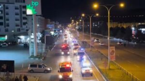 Kars’ta “Zaferin Adı Türkiye” temalı araç korteji düzenlendi – Birlik Haber Ajansı