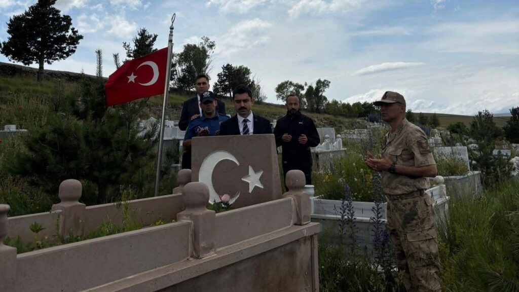 Susuz Kaymakamı Muhammed Emin Tutal’dan Şehit Ailesine Anlamlı Ziyaret – Birlik Haber Ajansı