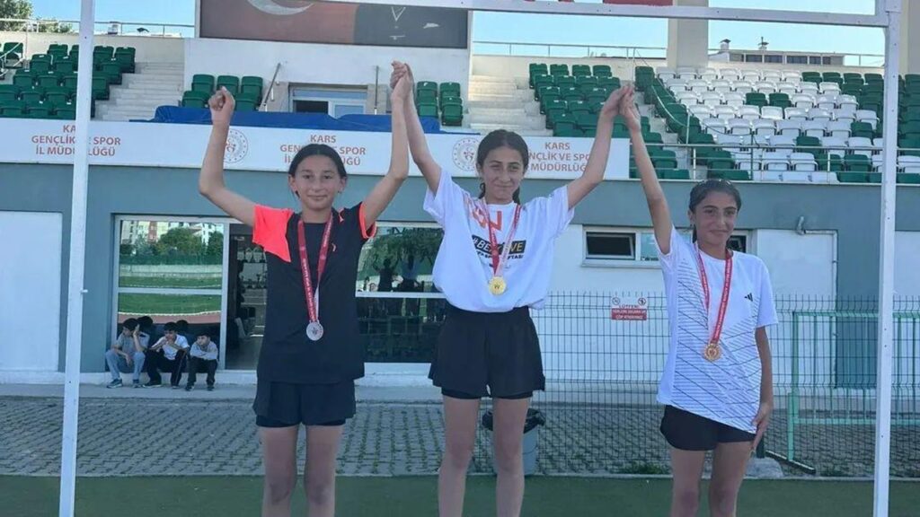Kars’ta Milli Birlik Günü anısına atletizm yarışması düzenlendi – Birlik Haber Ajansı