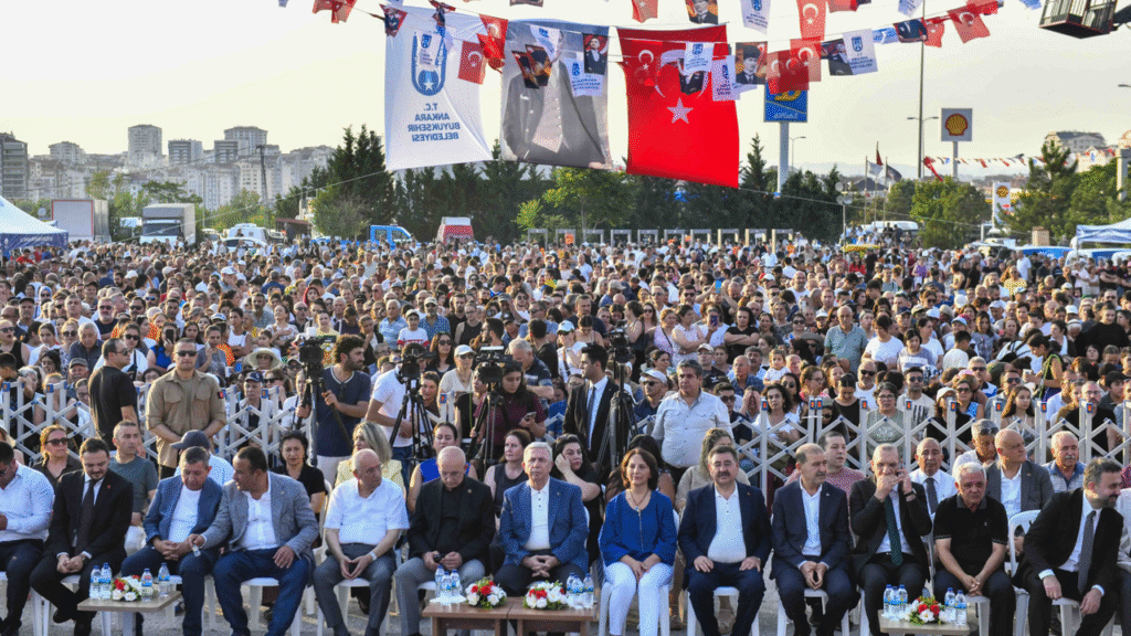Başkentliler ABB’nin “Birlik Aşı Aşure” etkinliğinde buluştu: Yavaş’tan 2 adet cemevi müjdesi – Birlik Haber Ajansı