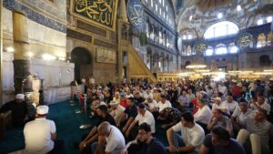 İstanbul’daki camilerde 15 Temmuz şehitleri için mevlit programı düzenlendi – Birlik Haber Ajansı