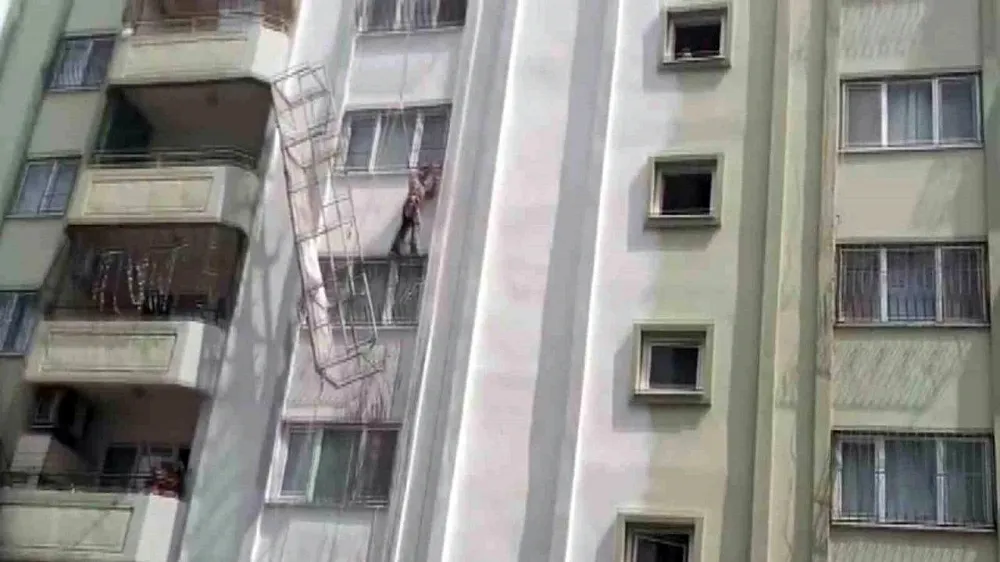 İskelenin halatı koptu, işçi ölümden döndü – Birlik Haber Ajansı