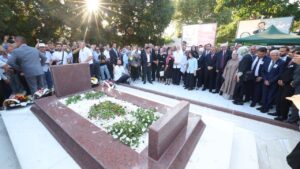 Başkan Büyükakın, Gümilcine’de Dr. Sadık Ahmet anmasına katıldı – Birlik Haber Ajansı