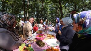 Başkan Büyükakın, Gebze’de annelerin pikniğine katıldı – Birlik Haber Ajansı