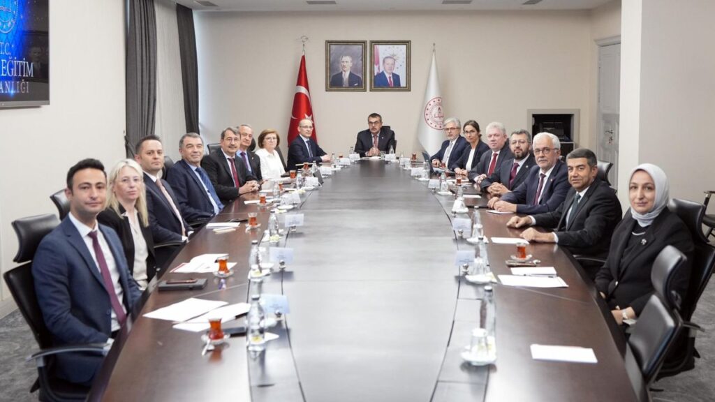 Bakan Tekin, Eğitim ve Öğretim Politikaları Kurulu üyeleriyle bir araya geldi – Birlik Haber Ajansı