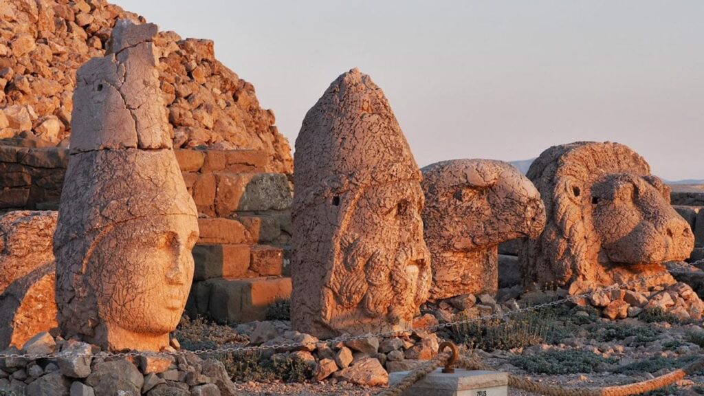 Nemrut Dağı’ndaki dev heykeller nano kireçle korunacak – Birlik Haber Ajansı