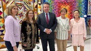 Türk Çini Sanatı New York’ta: Almula İdil Kılıç ve Amerika Türk kadınlar Birliği işbirliği – Birlik Haber Ajansı