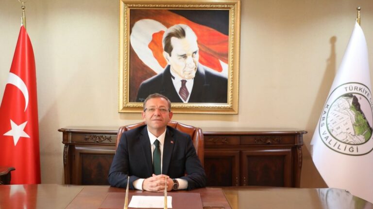 Vali Polat’tan çağrı: “Tüm hemşehrilerimi bu tarihi günü birlikte yaşamak üzere etkinlik alanlarına davet ediyorum.” – Birlik Haber Ajansı