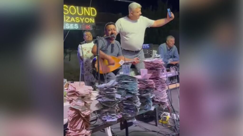 Kırıkkale’de düğünde Türk parasına saygısızlık – Birlik Haber Ajansı