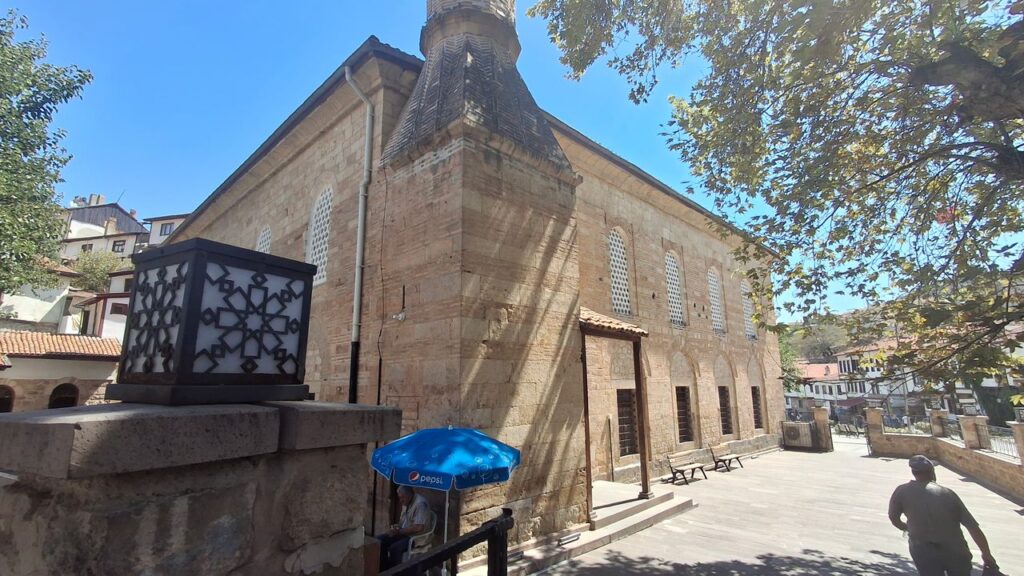 Beypazarı’nda asırlık miras: Sultan Alaeddin Camii ziyaretçi akınına uğruyor – Birlik Haber Ajansı