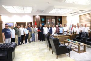 Rektör Prof. Dr. Necmettin Elmastaş’a Lise Dönemi Arkadaşlarından Anlamlı Ziyaret