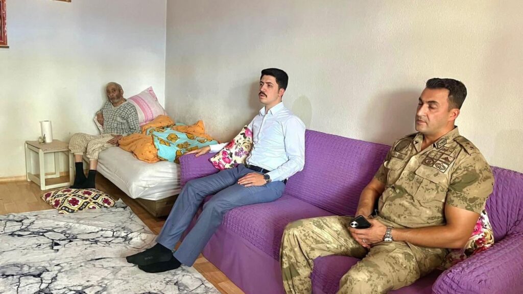 Digor Kaymakamı Kahraman’dan Alem Köyü’ndeki şehit ailesine ziyaret – Birlik Haber Ajansı
