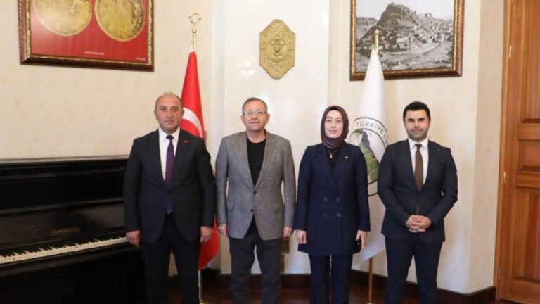 Vali Ziya Polat, Hanak protokolünü makamında ağırladı – Birlik Haber Ajansı