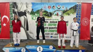 Genç sporcularımız Uluslararası Karate Şampiyonasında madalyayla döndü – Birlik Haber Ajansı