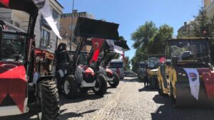 Kars Belediyesi araç filosunu güçlendirdi: 15 yeni iş makinesi dualarla hizmete girdi – Birlik Haber Ajansı