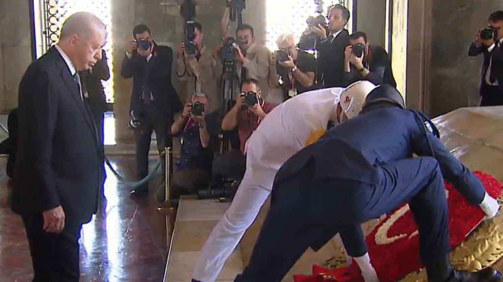 Cumhurbaşkanı Erdoğan ve devlet erkanı 30 Ağustos törenlerinde Anıtkabir’de – Birlik Haber Ajansı