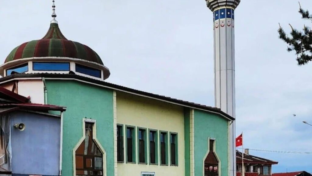 Hastane camisi’nin yıkım kararına CHP il başkanı tepki gösterdi – Birlik Haber Ajansı