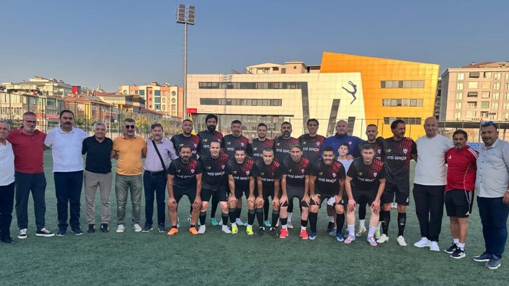 Van Masterler, Şöhretler Turnuvası’nda Şampiyonluk kupasını kaldırdı – Birlik Haber Ajansı