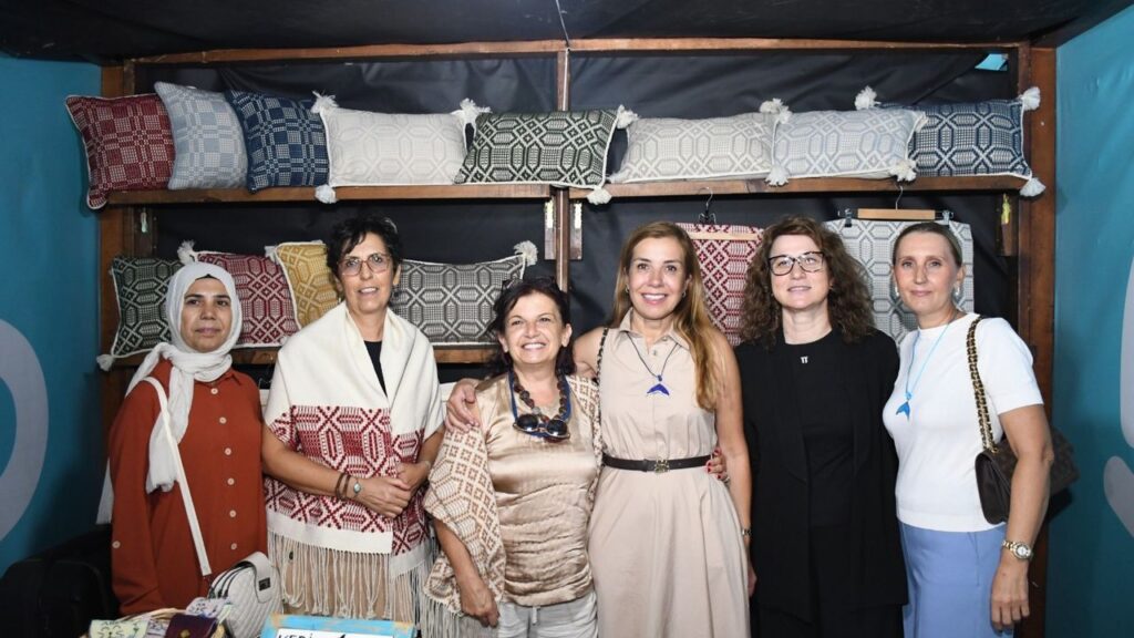 Ayvalık’ta Kadın Emeği Çarşısı’na yoğun ilgi – Birlik Haber Ajansı