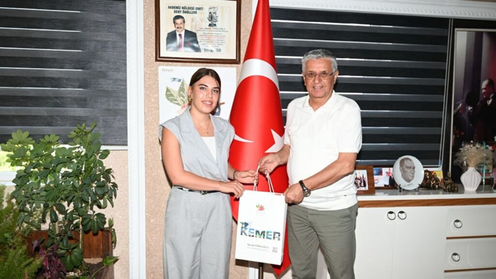 Sıla Bakır’dan Başkan Topaloğlu’na teşekkür ziyareti – Birlik Haber Ajansı