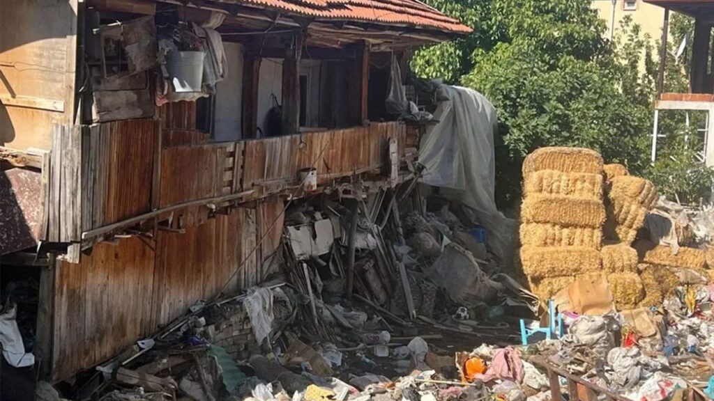 Bucak’ta evden 20 kamyon çöp çıktı: Aynı adreste ikinci temizlik – Birlik Haber Ajansı