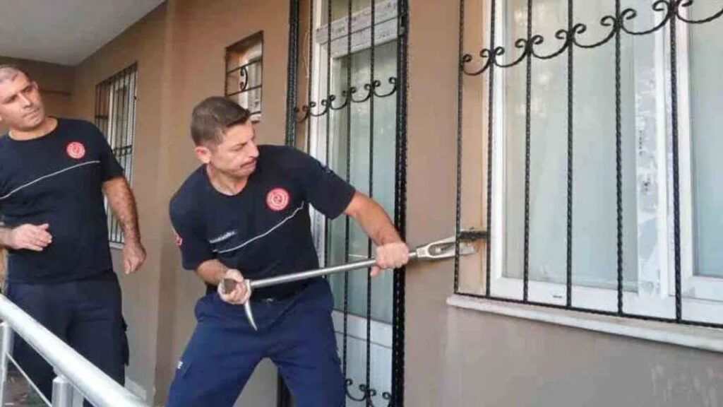 Apartmana yeni taşınan yaşlı çift alarma neden oldu – Birlik Haber Ajansı