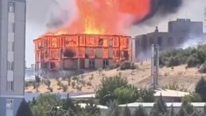 Kahramanmaraş Tekerek’te orman müdürlüğü binasında yangın