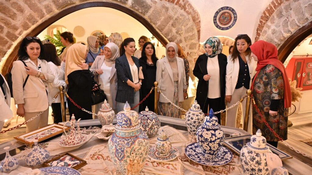 800 yıllık tarihi hamam kadınların kültür ve sanat yuvası oldu – Birlik Haber Ajansı