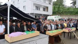 Gurbetçi aileden 3 kişi gözyaşları ile toprağa verildi – Birlik Haber Ajansı