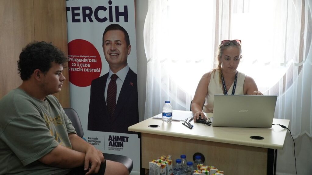 Ahmet Akın tercih sürecinde gençlerin yanında – Birlik Haber Ajansı