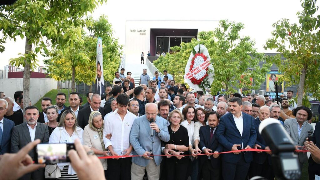 Ferdi Tayfur müzesi açıldı – Birlik Haber Ajansı