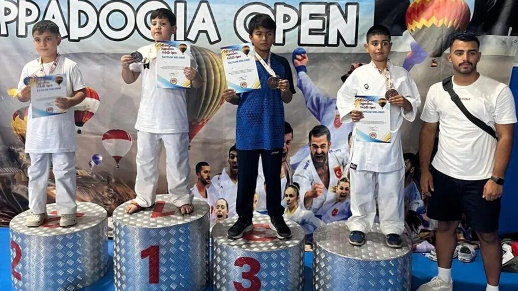 Sporcularımız Kapadokya karate Şampiyonası’ndan madalyalarla döndü – Birlik Haber Ajansı