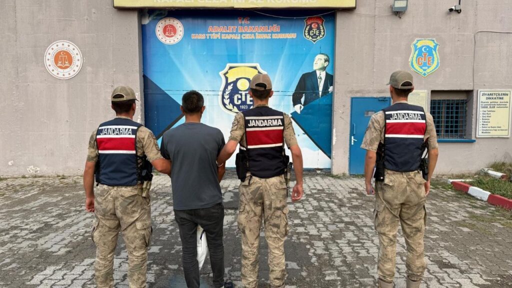 Kars’ta şüphe üzerine durdurulan araçtan çalıntı büyükbaş hayvanlar çıktı – Birlik Haber Ajansı