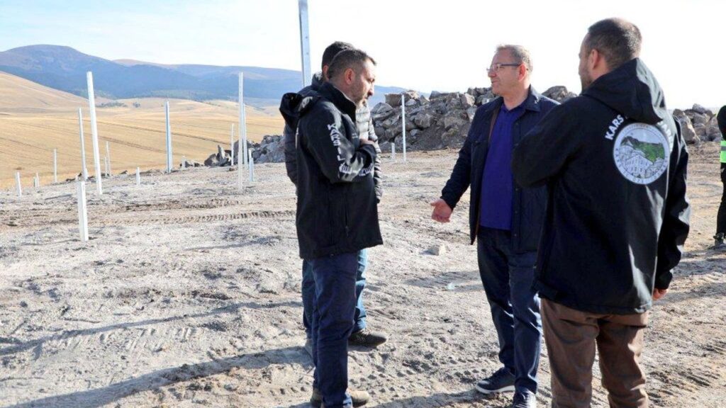 Kars Valisi Polat, Asboğa Köyü’ndeki Güneş Enerji Sistemi çalışmalarını inceledi – Birlik Haber Ajansı