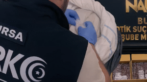 Bursa’da 300 bin uyuşturucu hap ele geçirildi