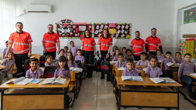 Kullanım süresi dolan uçak koltukları okul çantasına dönüştü – Birlik Haber Ajansı
