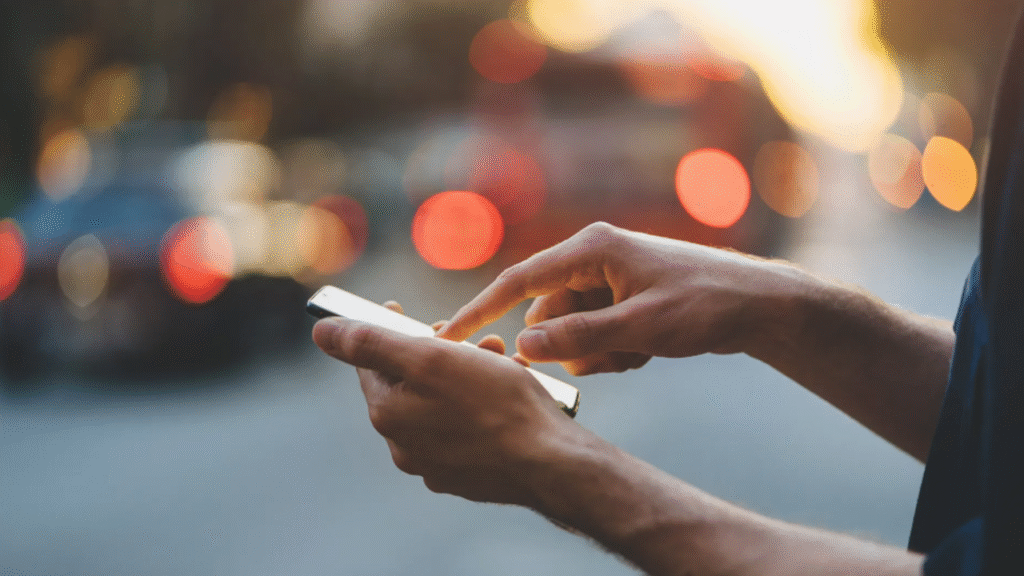 Facebook ve Instagram, İngiltere'de reklamsız abonelik sunacak