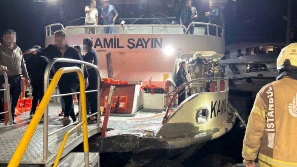 Üsküdar’da yolcu teknesi ile yük gemisi çarpıştı: 12 yaralı – Birlik Haber Ajansı