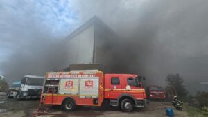 AVM’DE ÇIKAN YANGIN KONTROL ALTINA ALINDI – Birlik Haber Ajansı