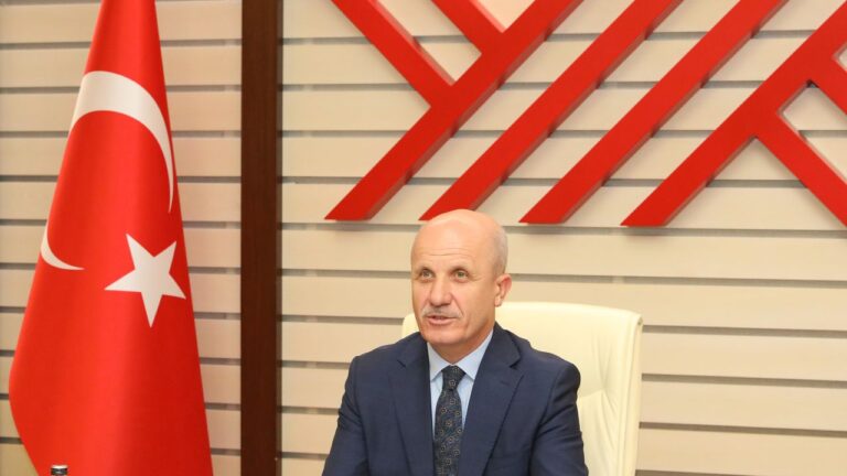 Yükseköğretim Kurulu Başkanı Erol Özvar, Veri Analizi Okulu’nun ilk dersine katıldı – Birlik Haber Ajansı