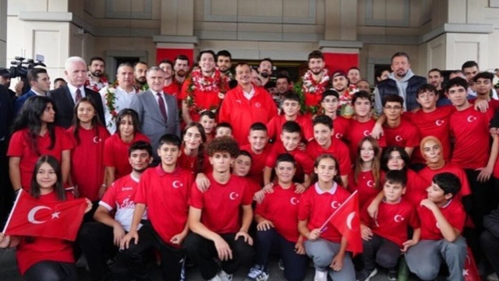 Paralimpik Milli sporcular tarihi başarılara imza attı – Birlik Haber Ajansı