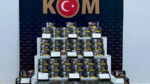 Kars’ta 36 plakalı bir yolcu otobüsünün bagajında 100 bin adet kaçak makaron ele geçirildi – Birlik Haber Ajansı