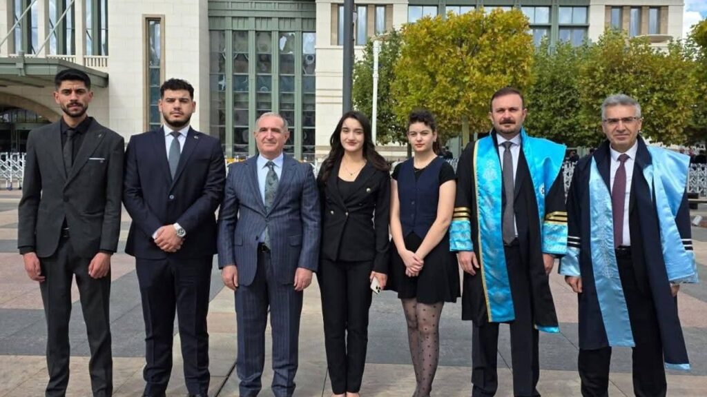 Kafkas Üniversitesi Rektörü Prof. Dr. Hüsnü Kapu, 2025–2026 Akademik Yılı Açılış Töreni’ne katıldı – Birlik Haber Ajansı