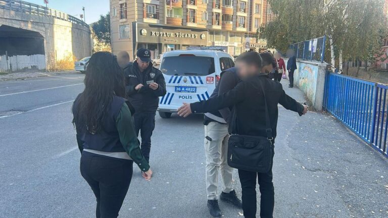 Kars’ta okul önlerinde güvenlik önlemleri artırıldı – Birlik Haber Ajansı