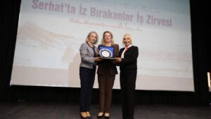 Kars’ta “Serhat’ta İz Bırakanlar İş Zirvesi” gerçekleştirildi – Birlik Haber Ajansı