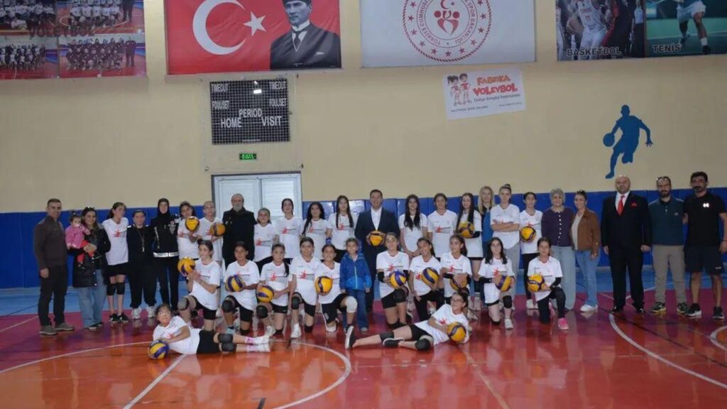 Dünya Kız Çocukları Günü’nde kız voleybolcularla anlamlı buluşma – Birlik Haber Ajansı